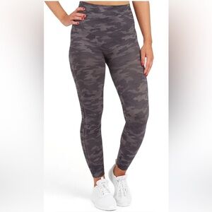 Spanx Women’s Cropped Lamn Leggings. Sage Green Cami Size XS NWT